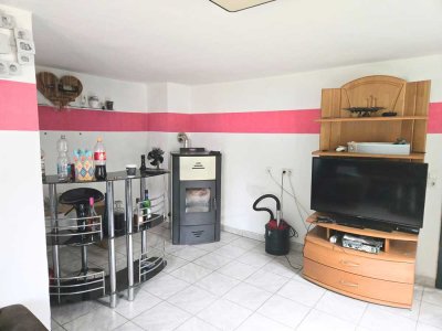 Großzügiges Einfamilienhaus mit Nebengebäuden, großem Grundstück und ländlichem Flair