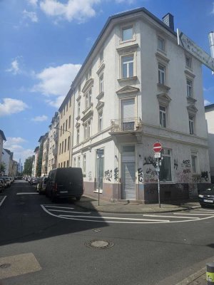 Haus mit Gewerberäume zu Verkaufen
