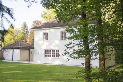 Zeitlose Villa mit Traumgrundstück