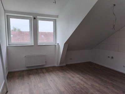 Erstbezug nach Sanierung: 2-Zi-DG-Wohnung in Rodgau