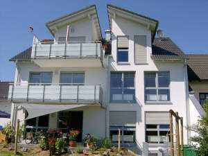 Moderne 4-Zimmer-Wohnung mit Balkon in optimaler Lage - Glattbach