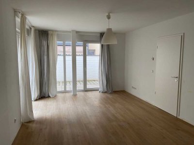 2-Zimmer-EG Wohnung mit EBK und ruhiger Innenhof-Terrasse in toller Lage