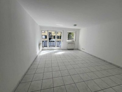 Helle 2-Zimmer-Wohnung mit Balkon, Terrasse, EBK & TG-Stellplatz in Konstanz