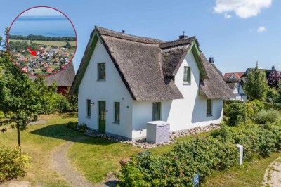 Reetgedeckter Küstentraum – stilvolles Ferienhaus in Ostseenähe mit Ruhegarantie!