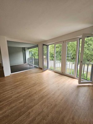 NEU: Exklusives Wohnen�2.OG - wunderschöne 4,5-Zimmer mit Privatsphäre & Loggia �