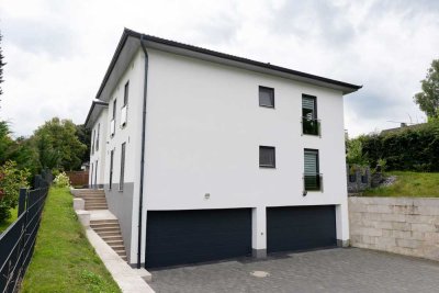 Moderne Wohnung mit Balkon