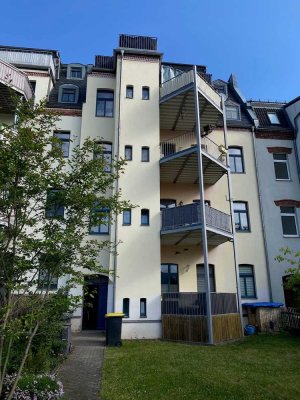 Für Kapitalanleger: Vermietete 4-Zimmer-Wohnung mit großem Balkon in Schwanenteichnähe!