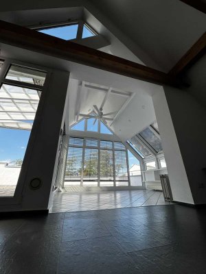 Geräumige, 6-Zimmer-Penthouse-Wohnung mit geh. Innenausstattung mit Balkon und EBK