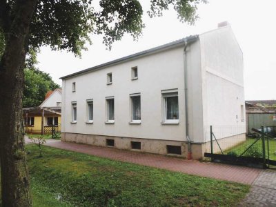 Großes Einfamilienhaus in Golzow mit großem Grundstück und viel Nebengelass