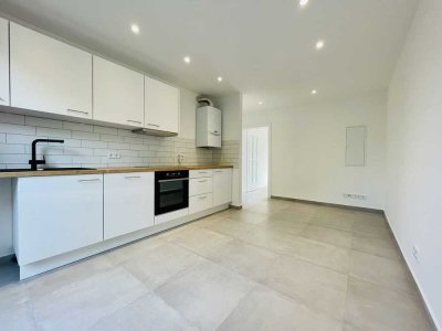 Helle 2-Zimmer Wohnung mit Einbauküche und Balkon