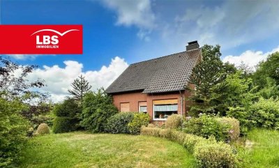 Charmantes Einfamilienhaus mit großem Grundstück sucht Handwerker
