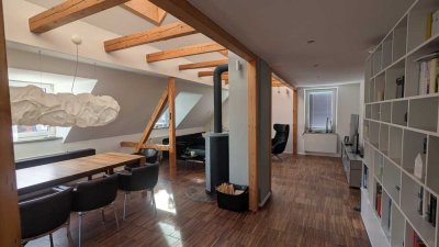 Lichdurchflutete 5,5-Zi-Wohnung mit gemütlicher Atmosphäre über drei Ebenen in zentraler Lage