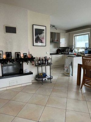 Moderne, lichtdurchflutete 4-Zimmer-Wohnung: Willkommen in Ihrem neuen Zuhause!