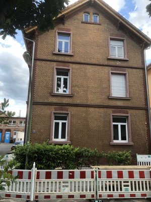 Exklusive, gepflegte 3-Zimmer-Wohnung mit Balkon in Frankfurt am Main