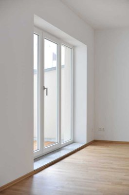 Waldstraße I 3 Zimmer I EG I Parkett I Balkon + Gartenoase I Traumlage I Solarthermie