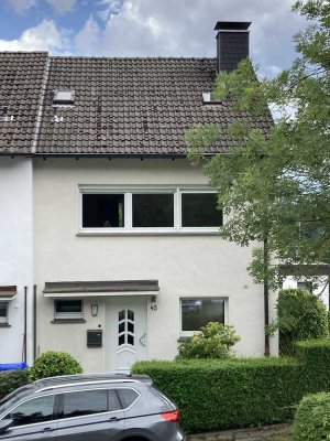 Reihenendhaus mit Potenzial und großem Grundstück in familienfreundlicher Lage