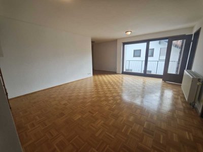 Gepflegtes Mehrfamilienhaus mit Garten, Balkonen und Stellplätzen in Leimen
