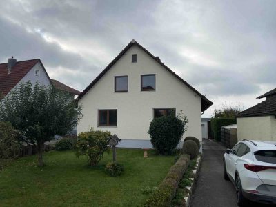 Gemütliches EFH mit Garten und zwei Garagen in Mindelstetten ab sofort zu vermieten