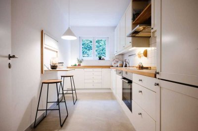 Schöner-Wohnen in Dornholzhausen, exklusive großzügige 3 Zimmer Wohnung mit Terrasse und Garten