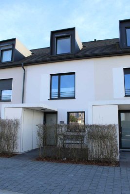 Neuwertiges Reihenhaus mit großzügigem Garten