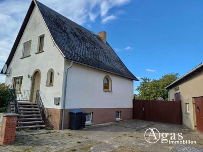 Ruhig gelegenes Einfamilienhaus mit schönem Garten und Nebengelass in Karstädt
