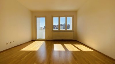Gemütliche 3-Zimmerwohnung mit großen Räumen südseitige Loggia WG-tauglich