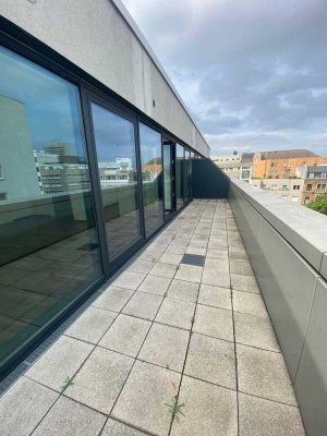 Moderne, loftige 2-Zimmer Wohnung mit Balkon im Herzen Offenbachs