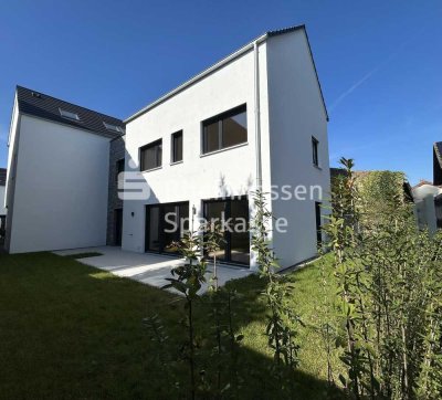 Sie lieben Luxus? Exklusives Doppelhaus mit Vollausstattung - bezugsfertig