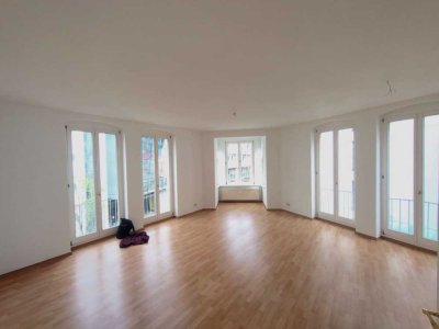 Helle 2-Zimmer Altbauwohnung in Halle Mitte