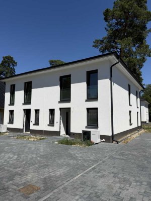 Ihr neues Zuhause im Grünen – bezugsfertige Doppelhaushälfte mit Stil