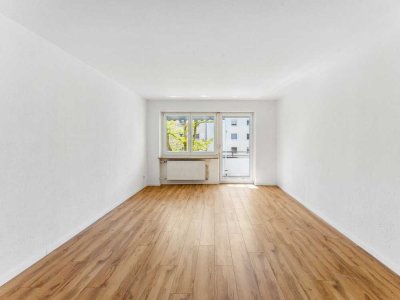 DIREKT AN DER S-BAHN * FRISCH RENOVIERT UND SOFORT BEZUGSFREI * 2-ZIMMER-WOHNUNG IN NEUFAHRN