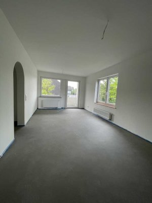 Erstbezug nach Kernsanierung: 3-Zimmer-Wohnung mit Balkon, und Duschbad!