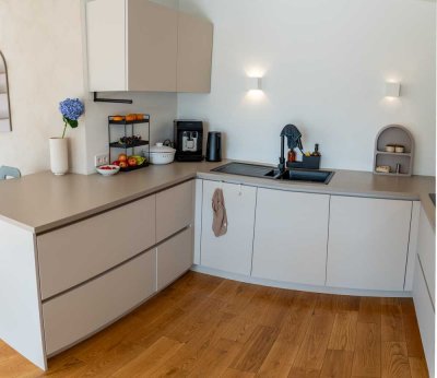 Moderne Erdgeschosswohnung mit Sauna & Garten