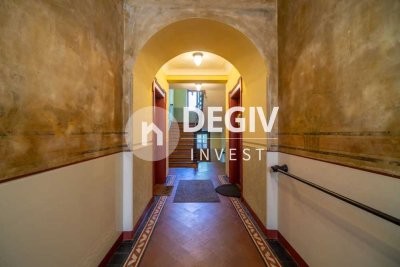 Wunderschöne Altbau Maisonette Wohnung  in historischer Lage zu verkaufen !