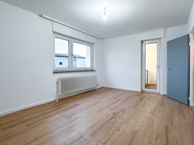 Liebevoll modernisierte 2-Zimmer-Wohnung mit Loggia in ruhiger Lage