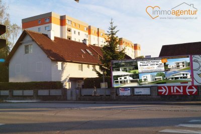 Traumwohnung im EG in Wels mit Gartenfeeling, Loggia &amp; Tiefgarage, sofort einziehen &amp; wohlfühlen!