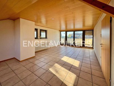 Charmante Dachgeschosswohnung mit Balkon und Stellplatz