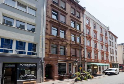 Helle Dachgeschosswohnung mit Altbaucharme im beliebten Brückenviertel