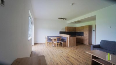 Moblierte, exklusive, lichtdurchflutete 4 Zimmer Wohnung / Kurzzeitmiete möglich