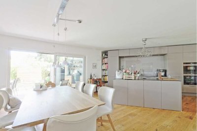 Zeitlos stilvoll & zukunftssicher: Exklusive, barrierefreie Gartenwohnung in bester Lage