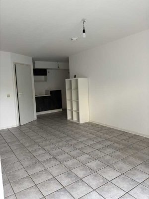Ruhiges Appartment mit Terrasse,  TL-Bad, Küche und Stellplatz - auch Gewerbe möglich!