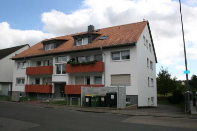 2-Zimmer-DG-Wohnung in bevorzugter Ortsrandlage