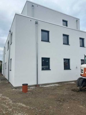*** Letzte Wohneinheit im Neubau *** Moderne Erdgeschosswohnung mit Terrasse und  Gartenanteil