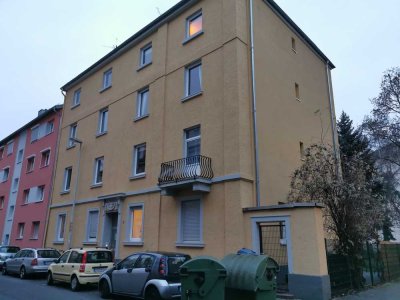 Im schön renovierten Altbau, helle 2 1/2 Zimmer, Wohnküche, Bad, Garten, Mainz-Kastel nähe am Rhein
