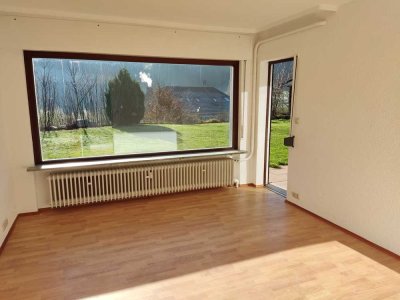 Sanierte 3-Raum-Wohnung mit Terrasse und 350 m² großem Garten
