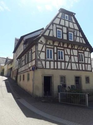 Denkmalgeschütztes Wohnhaus in Sinsheim-Hoffenheim im Gebotsverfahren, provisionsfrei