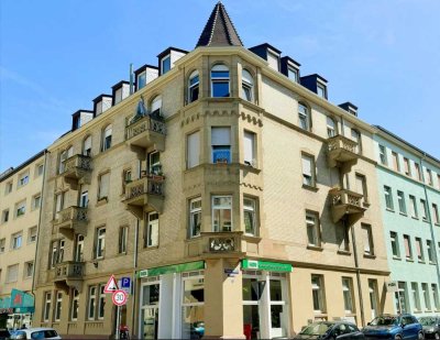 Stilvoll wohnen in Mannheim-Neckarstadt: 2-Zimmer-Altbau mit Balkon & Einbauküche ab 01.09.