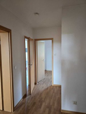 ** ab sofort ** 2 Monate Kaltmiete geschenkt ** 3 Raum Wohnung ** Aufzug ** Balkon **