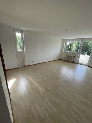 Helle 3 Zimmer Wohnung mit Balkon, Tiefgarage & Aussenstellplatz in Denzlingen