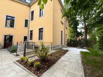 Erstbezug nach Sanierung: 2-Zi.-Einliegerwohnung mit Terrasse in Blasewitz